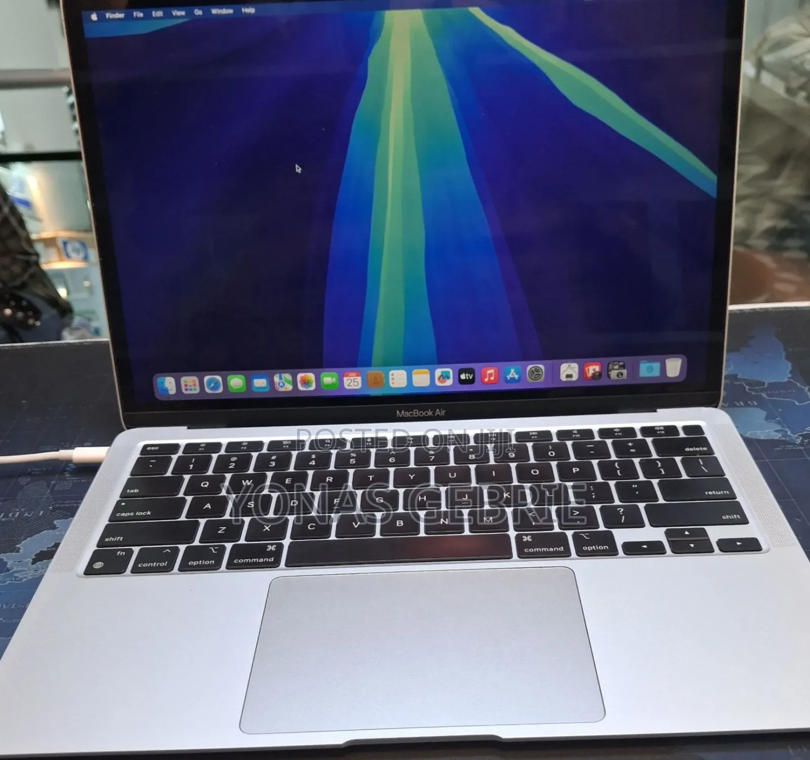 New Laptop Apple MacBook 8GB Intel Core i5 SSD 256GB