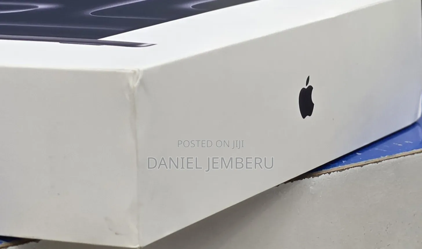 New Laptop Apple MacBook Pro 2025 M5 24GB Apple M5 Pro SSD 1T