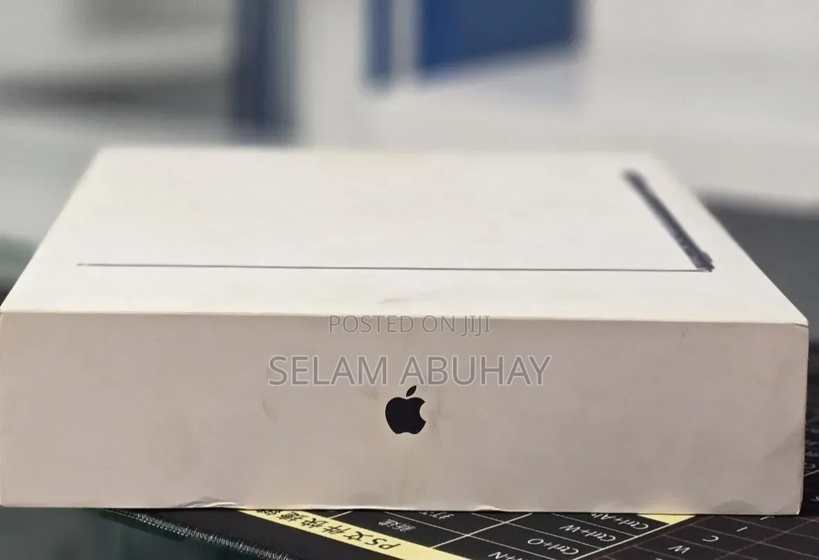 New Laptop Apple MacBook Air 2025 M4 16GB Apple M4 SSD 256GB
