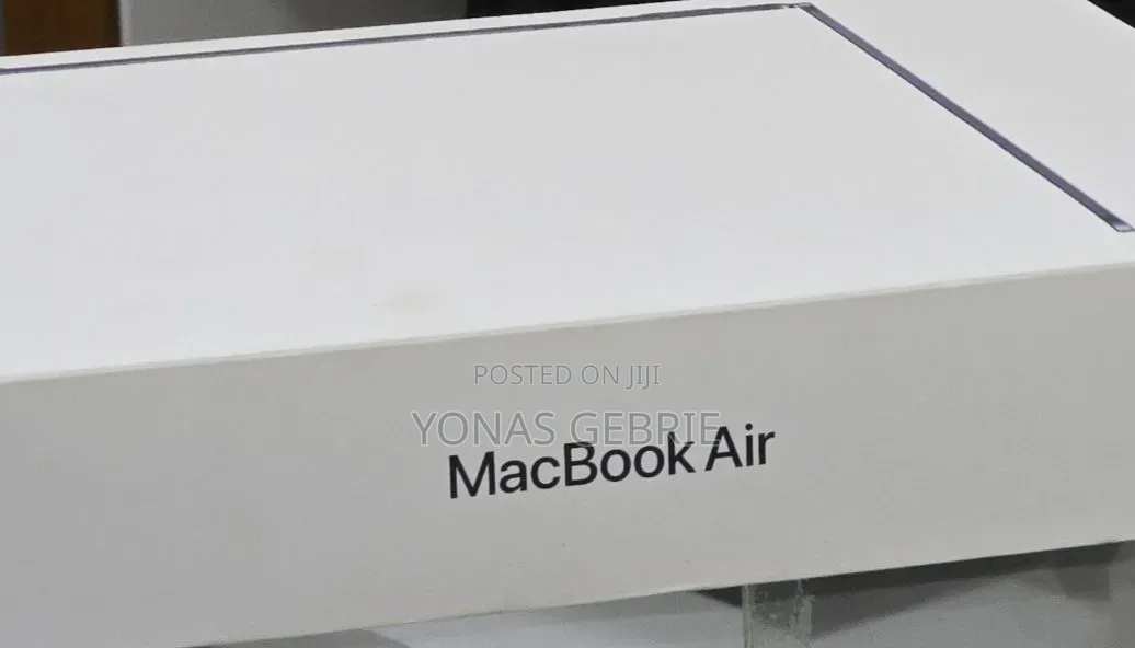 New Laptop Apple MacBook 16GB Apple M5 SSD 512GB
