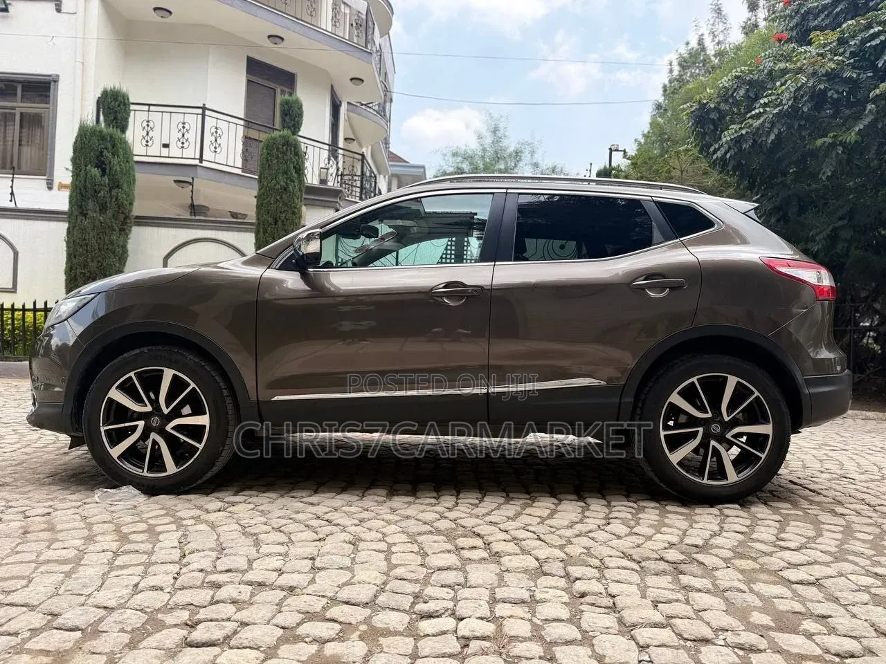 Nissan Qashqai 2017 Brown