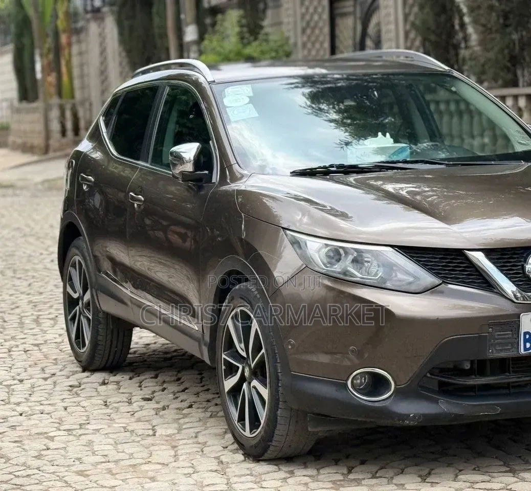 Nissan Qashqai 2017 Brown