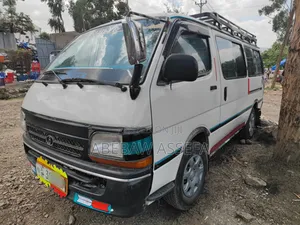 Toyota HiAce 2001 White