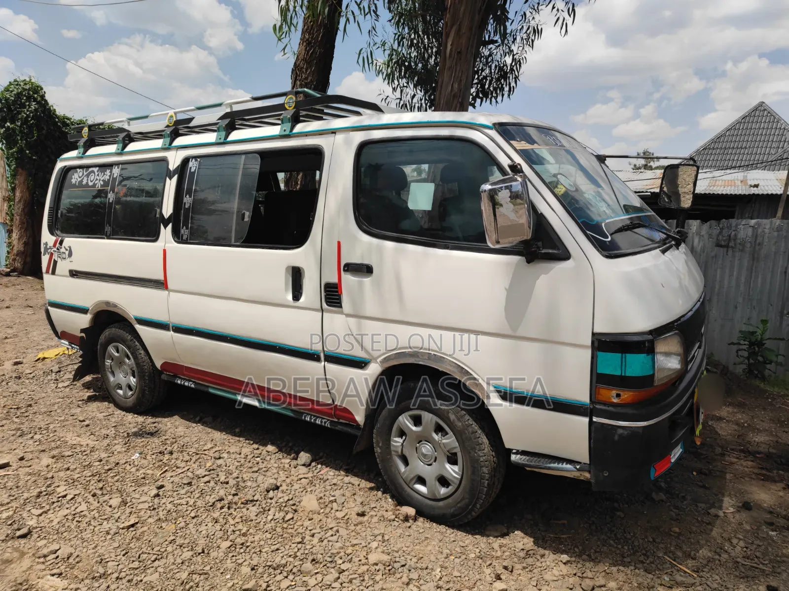 Toyota HiAce 2001 White