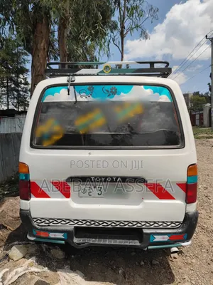 Toyota HiAce 2001 White