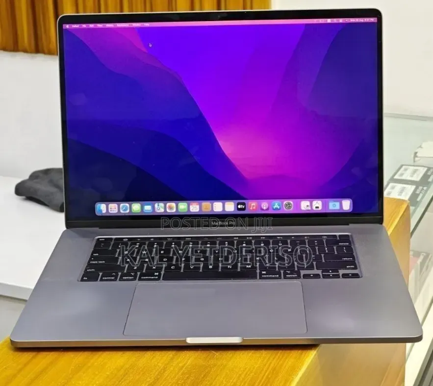 New Laptop Apple MacBook Pro 2018 32GB Intel Core i9 SSD 2T