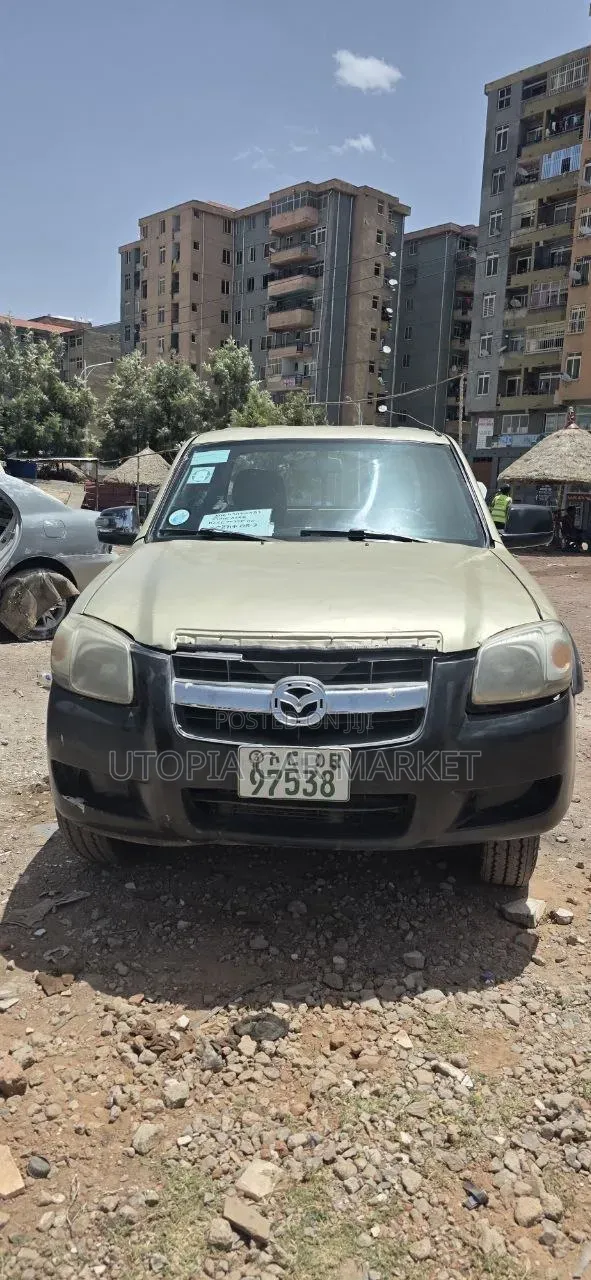 Mazda BT-50 2010 Beige