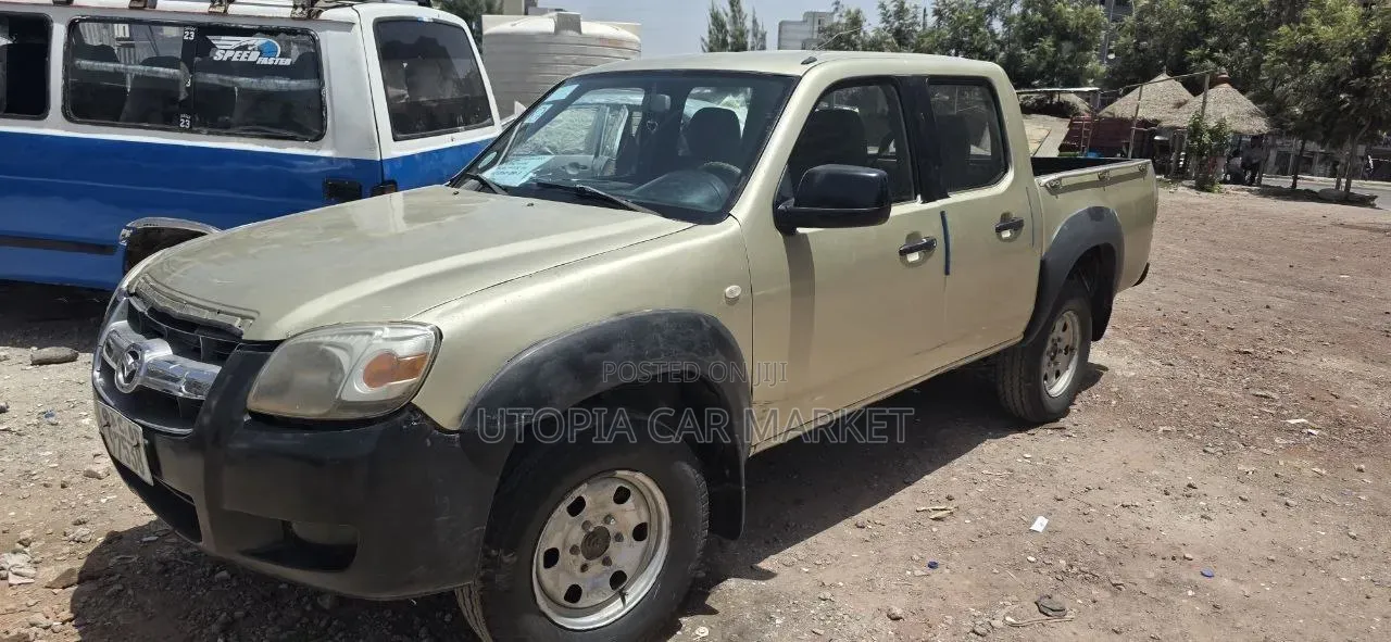 Mazda BT-50 2010 Beige