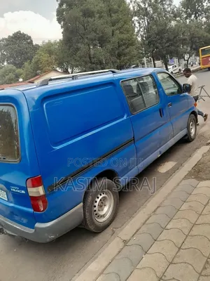 Toyota HiAce 2001 Blue