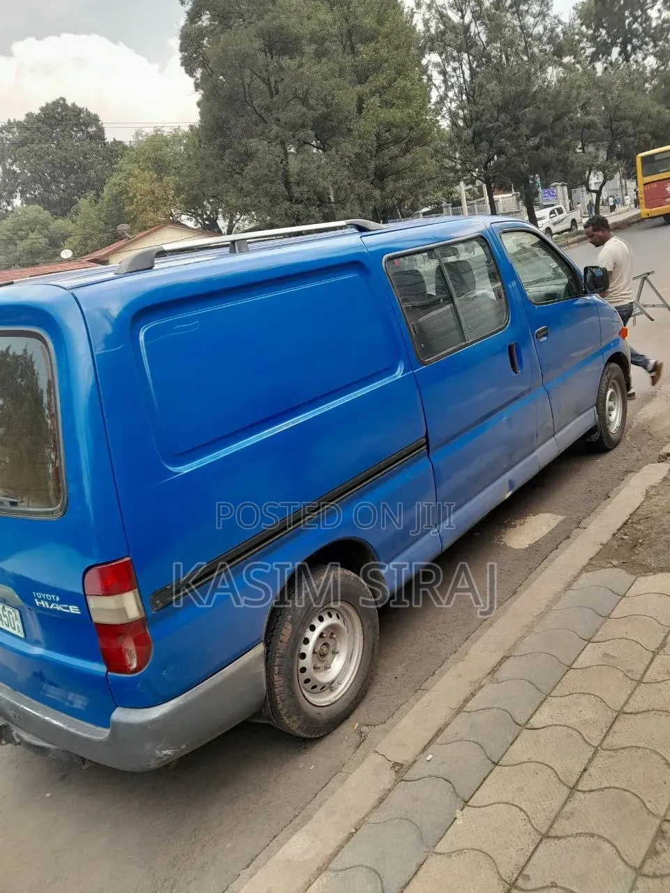 Toyota HiAce 2001 Blue