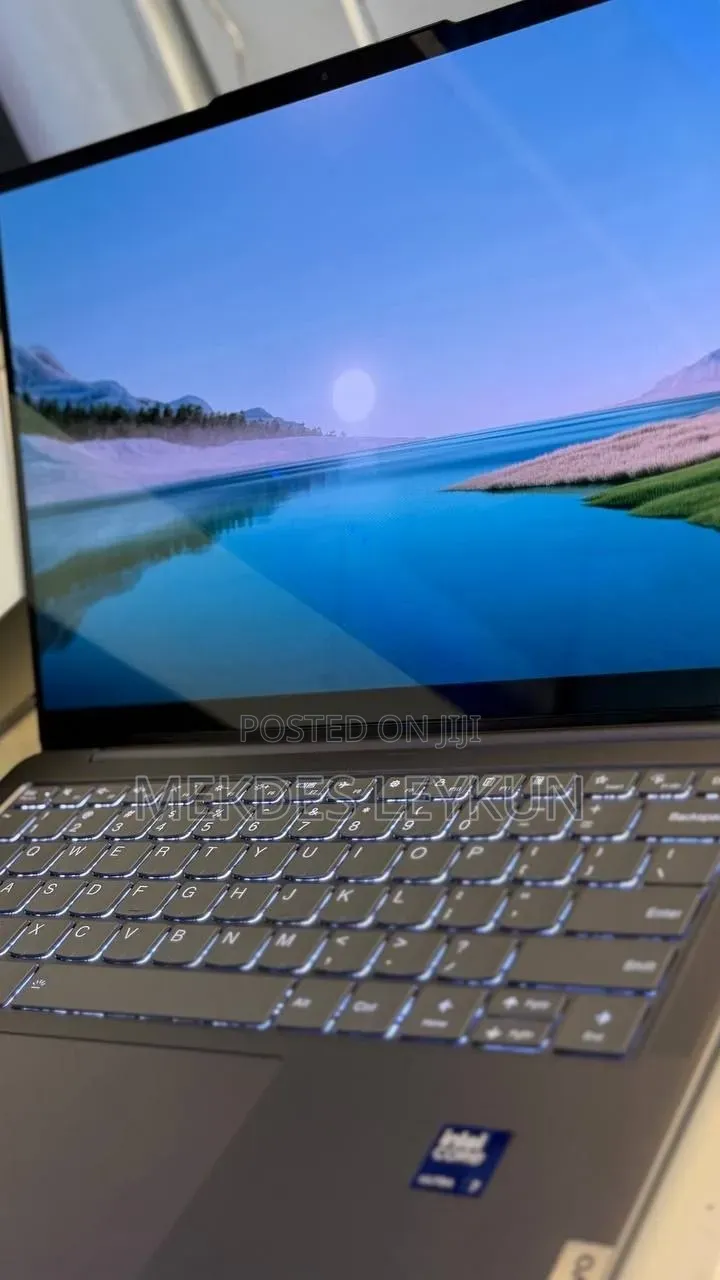 New Laptop Lenovo Yoga 7i 16GB Intel Core i7 SSD 512GB
