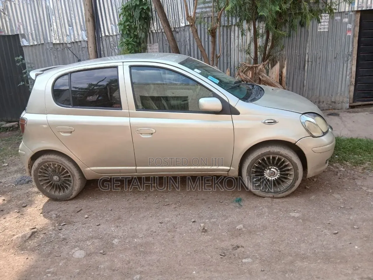 Toyota Vitz 2004 Gold