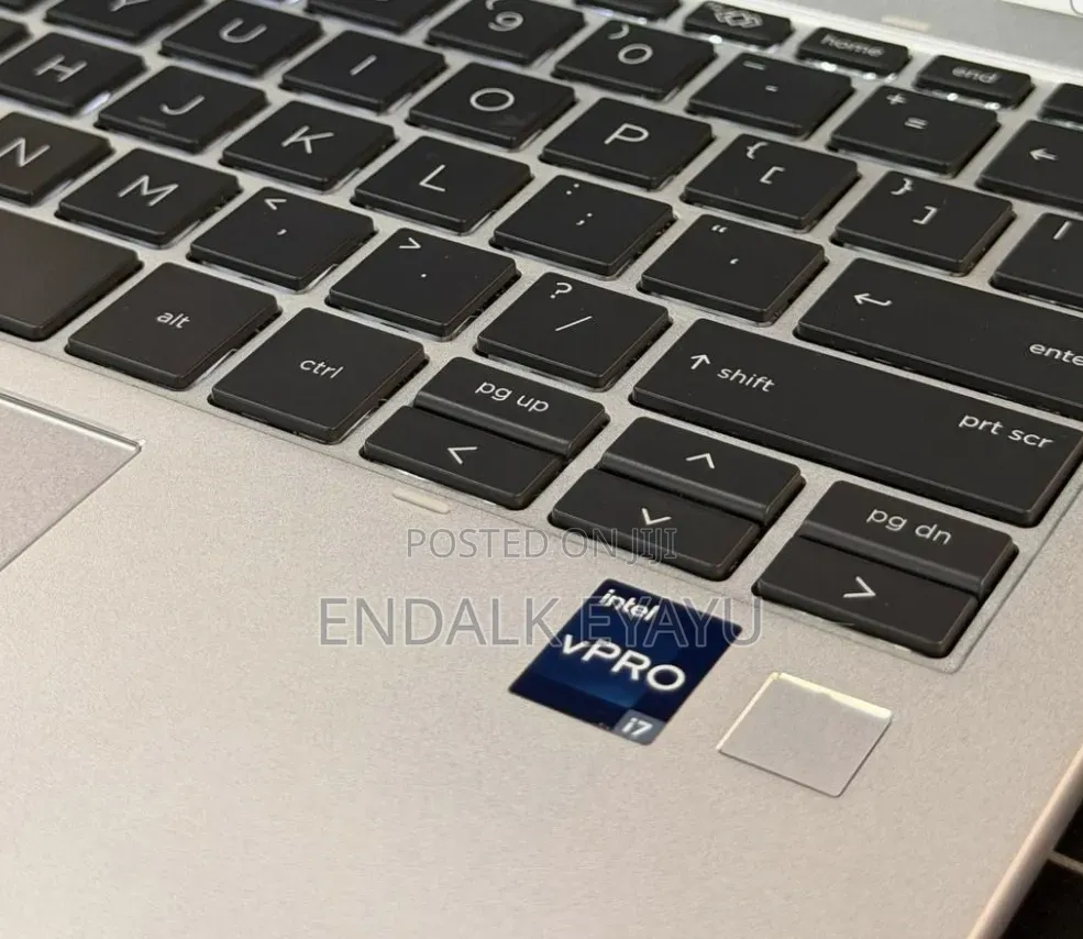 New Laptop HP EliteBook 830 G9 16GB Intel Core i7 SSD 512GB