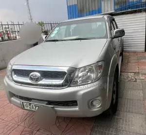 Toyota Hilux 2010 Gold