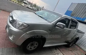 Toyota Hilux 2010 Gold