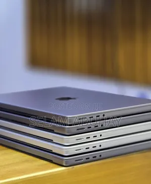 New Laptop Apple MacBook Pro 2020 M1 16GB Apple M1 SSD 512GB