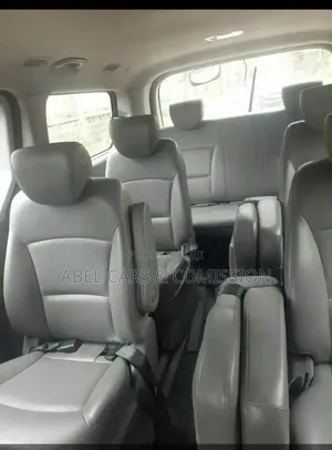 Hyundai Satellite 2010 Silver