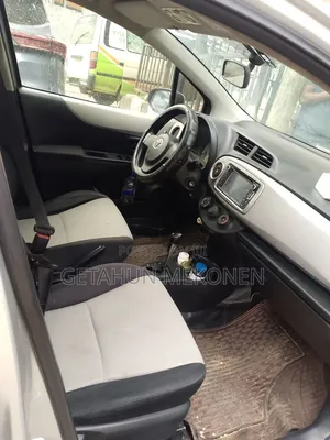 Toyota Yaris 2013 Silver