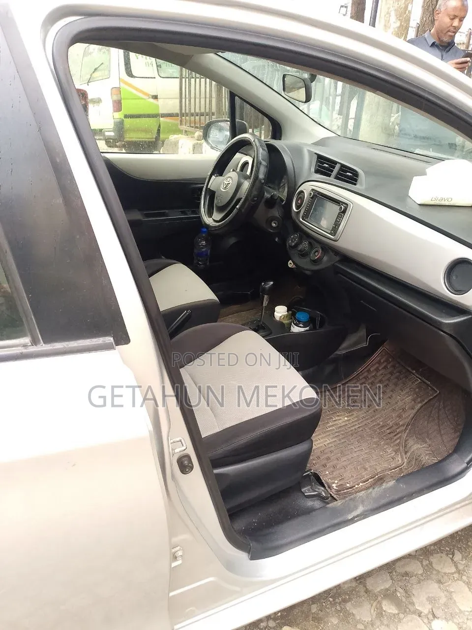 Toyota Yaris 2013 Silver