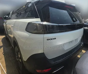 Peugeot 5008 2022 White