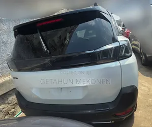 Peugeot 5008 2022 White