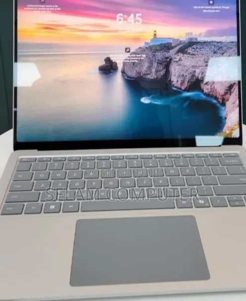 New Laptop Microsoft Surface 16GB Intel Core i7 SSD 512GB