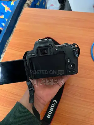 New Canon Eos 250d
