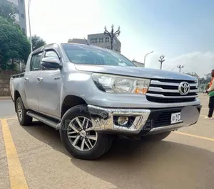 Toyota Hilux 2018 Silver