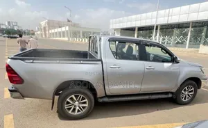 Toyota Hilux 2018 Silver
