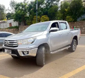 Toyota Hilux 2018 Silver