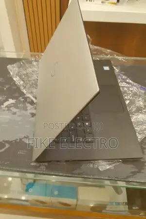 New Laptop Dell XPS 15 16GB Intel Core i9 SSD 512GB