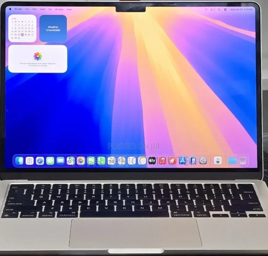 New Laptop Apple MacBook Air 2022 M2 16GB AMD A10 SSD 512GB