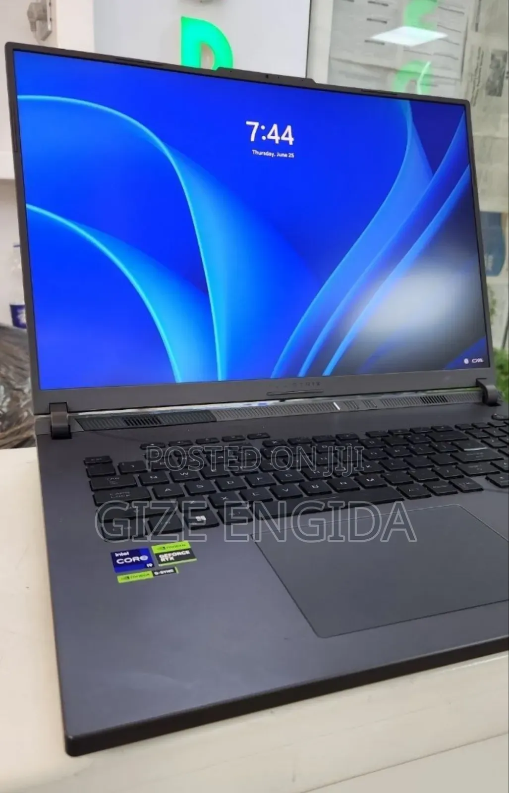 New Laptop Asus ROG GX800VH 32GB Nvidia SSD 2T