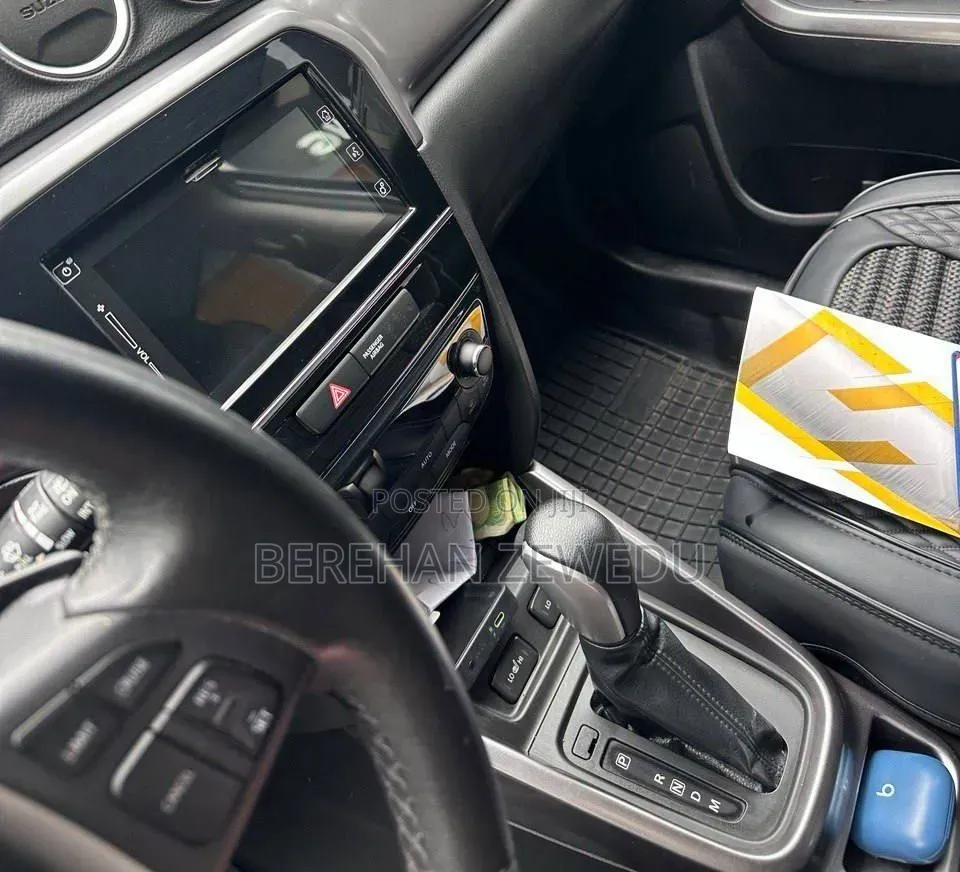 Suzuki Vitara 2021 Gray
