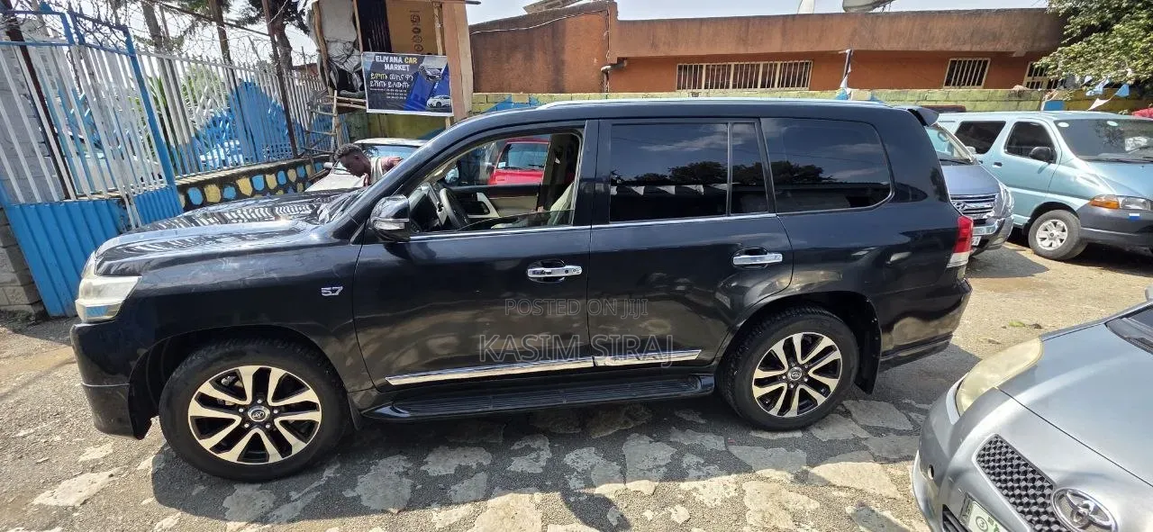 Toyota Land Cruiser 2013 Black