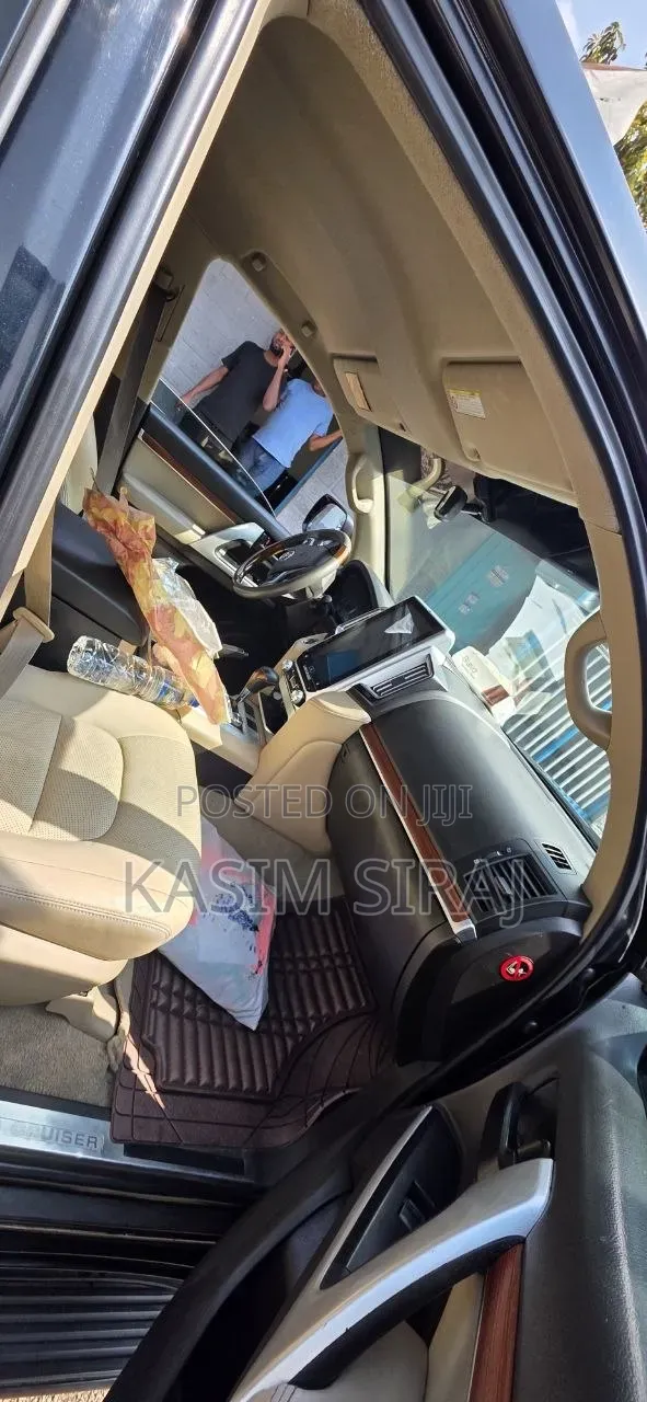 Toyota Land Cruiser 2013 Black