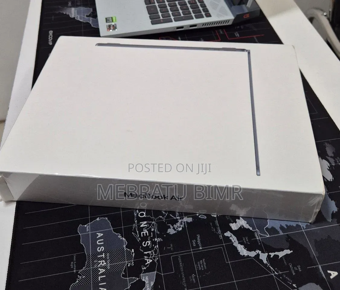 New Laptop Apple MacBook Air 2022 M2 8GB Apple M2 SSD 256GB