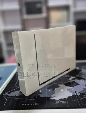 New Laptop Apple MacBook Air 2022 M2 8GB Apple M2 SSD 256GB