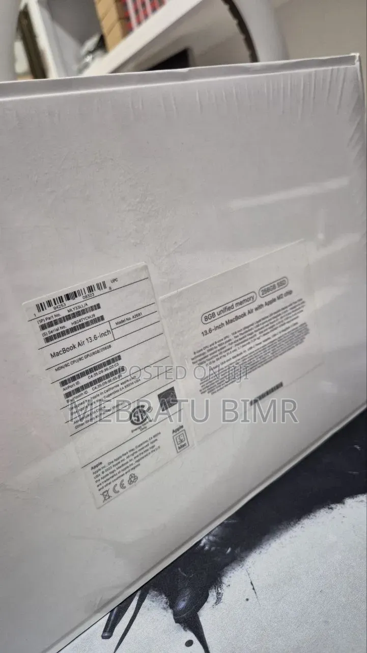 New Laptop Apple MacBook Air 2022 M2 8GB Apple M2 SSD 256GB