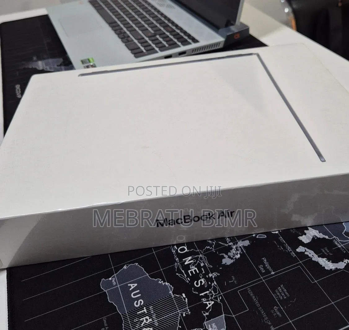 New Laptop Apple MacBook Air 2022 M2 8GB Apple M2 SSD 256GB
