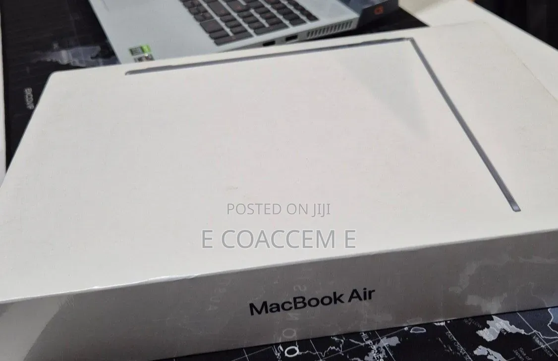 New Laptop Apple MacBook 8GB SSD 256GB