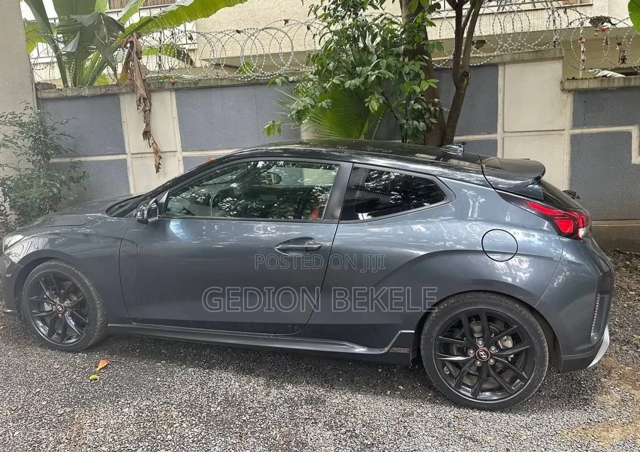 Hyundai Veloster 2018 Matt Black