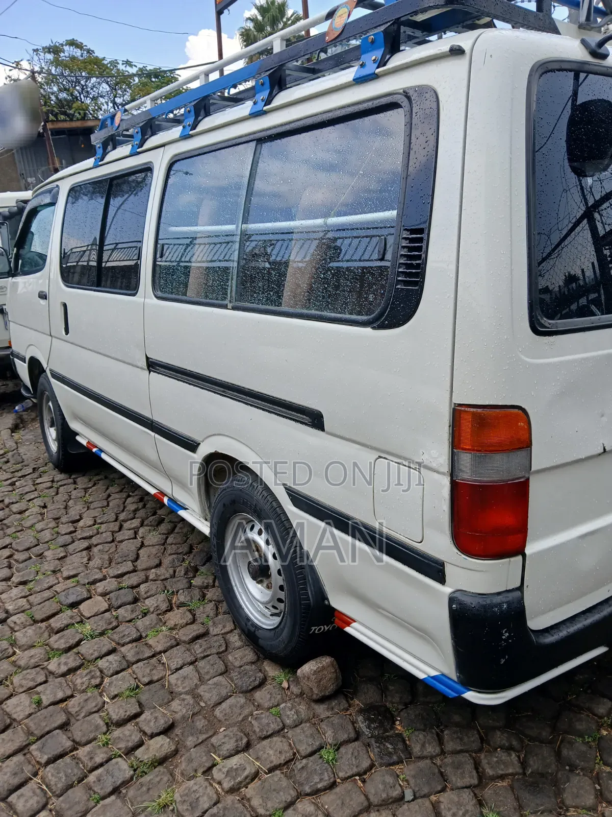 Toyota HiAce 2004 White