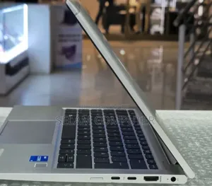 New Laptop HP EliteBook 830 G8 16GB Intel Core i5 SSD 512GB