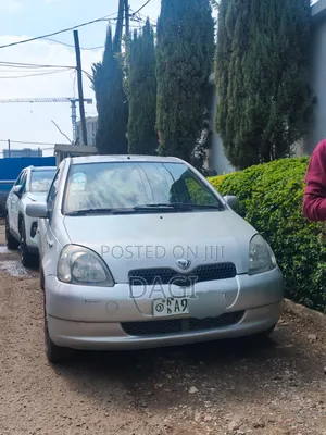 Toyota Vitz 2001 Silver