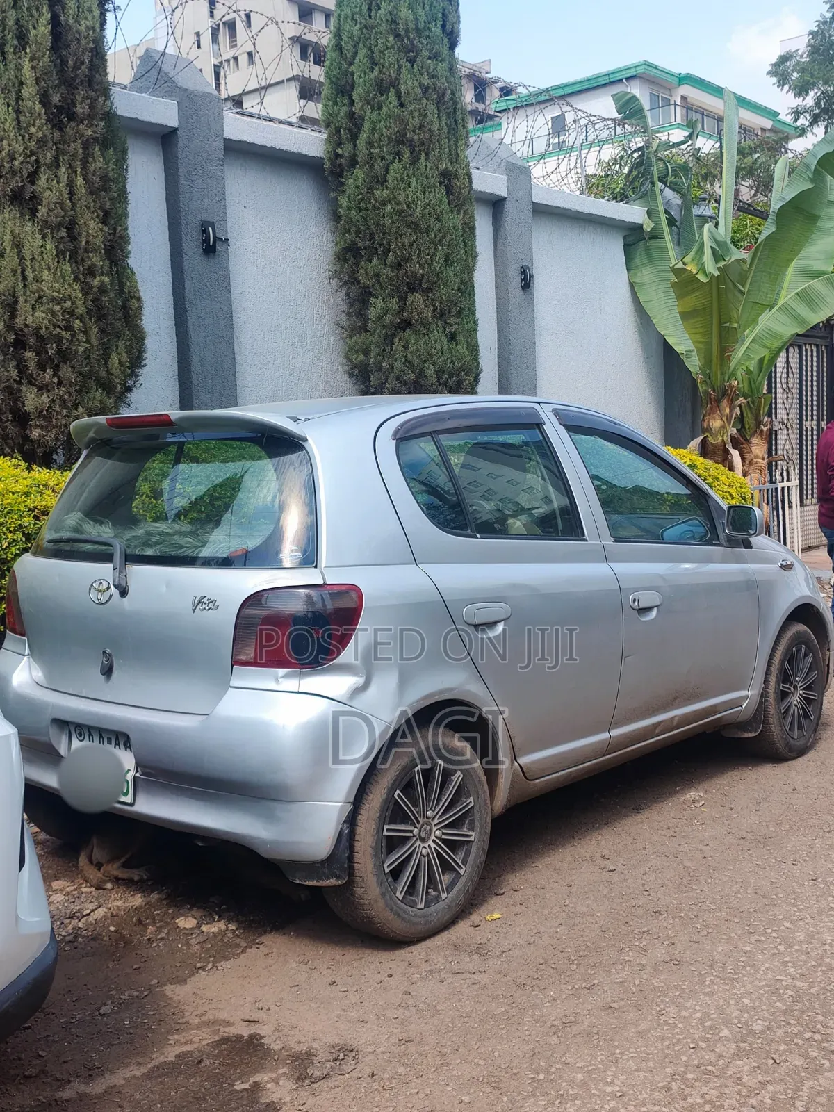 Toyota Vitz 2001 Silver