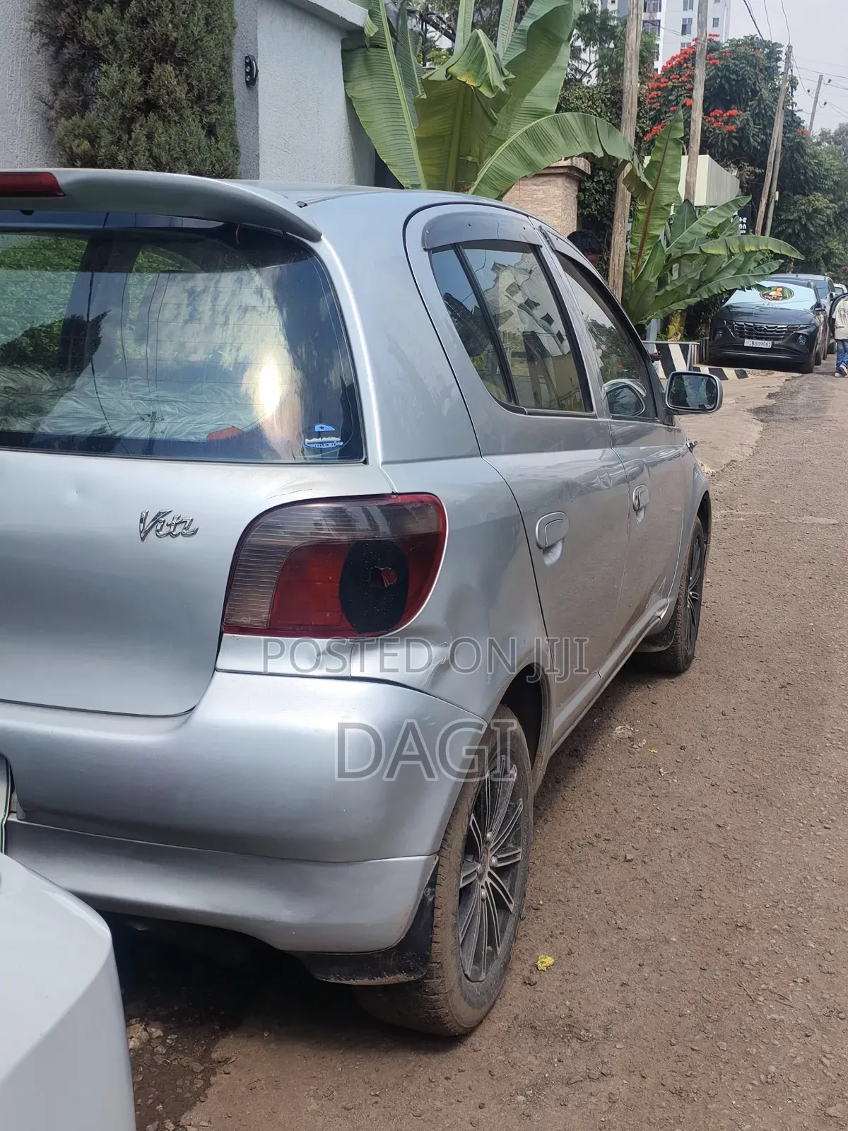 Toyota Vitz 2001 Silver