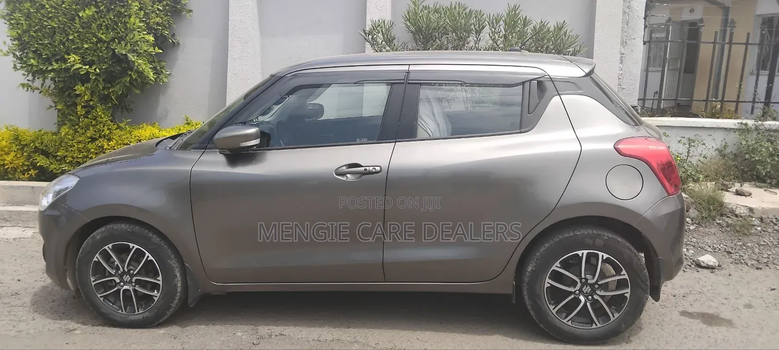 Suzuki Swift 2022 Gray