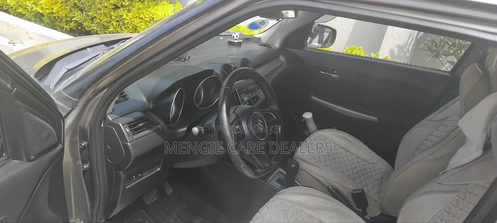 Suzuki Swift 2022 Gray