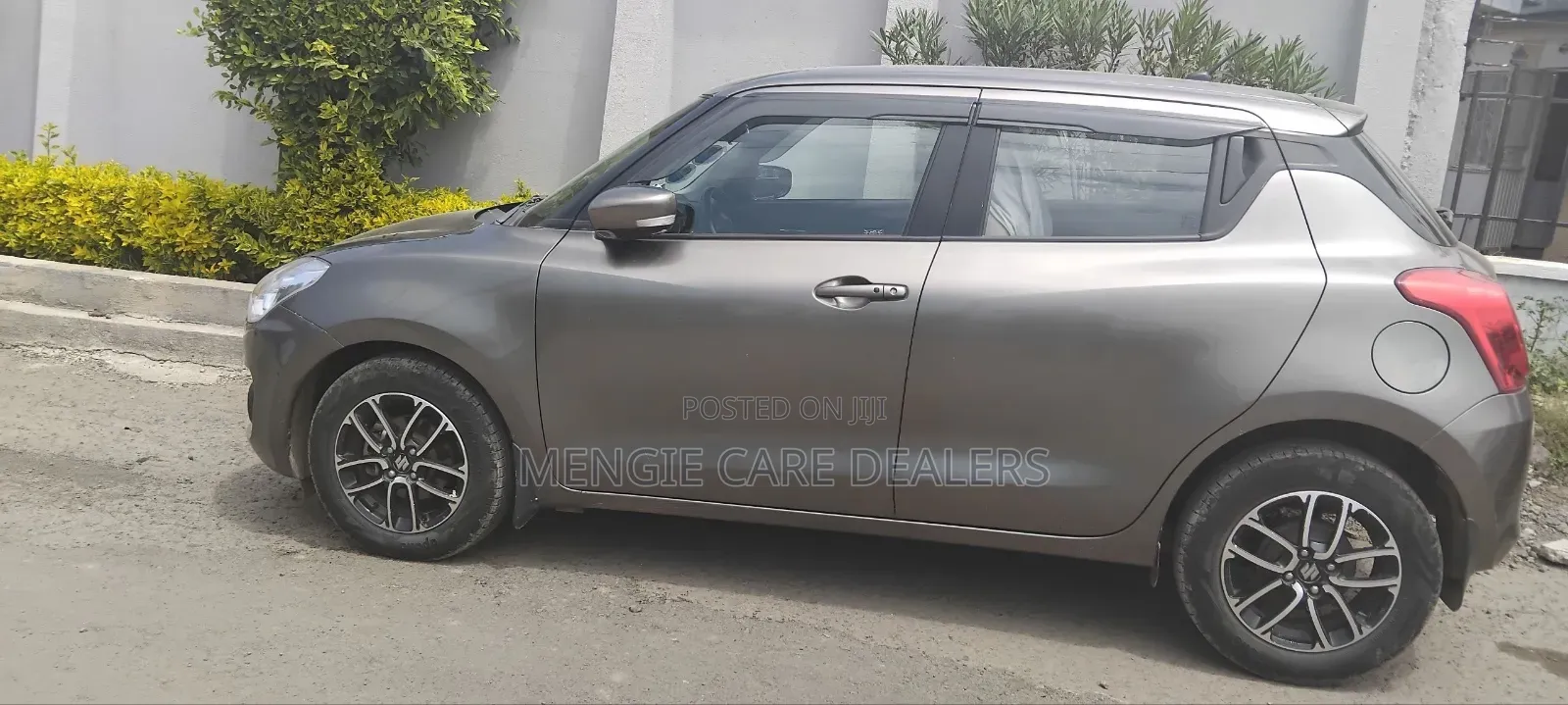 Suzuki Swift 2022 Gray